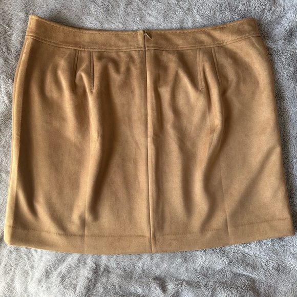 LOFT Plus Faux Suede Mini Skirt Tan Camel A-Line Pockets Boho Fall Chic - Picture 4 of 9